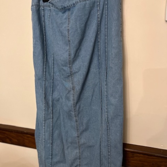 Edikted XL ruffled open jean front maxi skirt two button zip front, 2 pockets - Picture 5 of 5